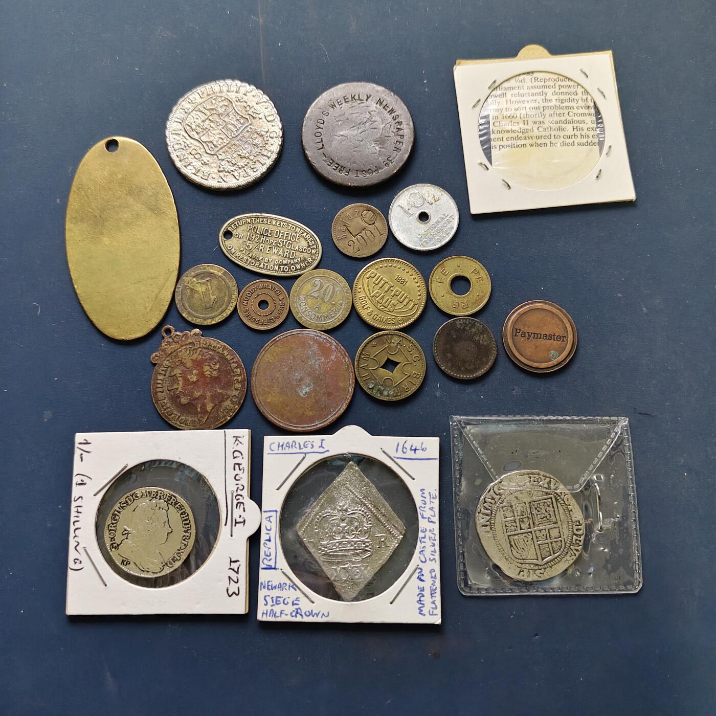 【全场包邮】纯粹捡漏拍502场 【自辨】世界各国各年份币章一组-含多枚英国早期钱币+地球双柱等