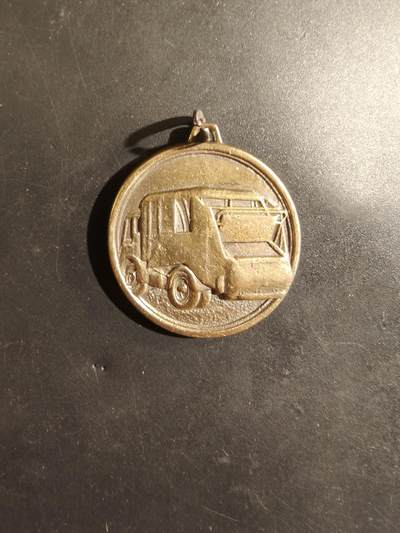 老王徽章第182期 - 法国赛车俱乐部纪念章