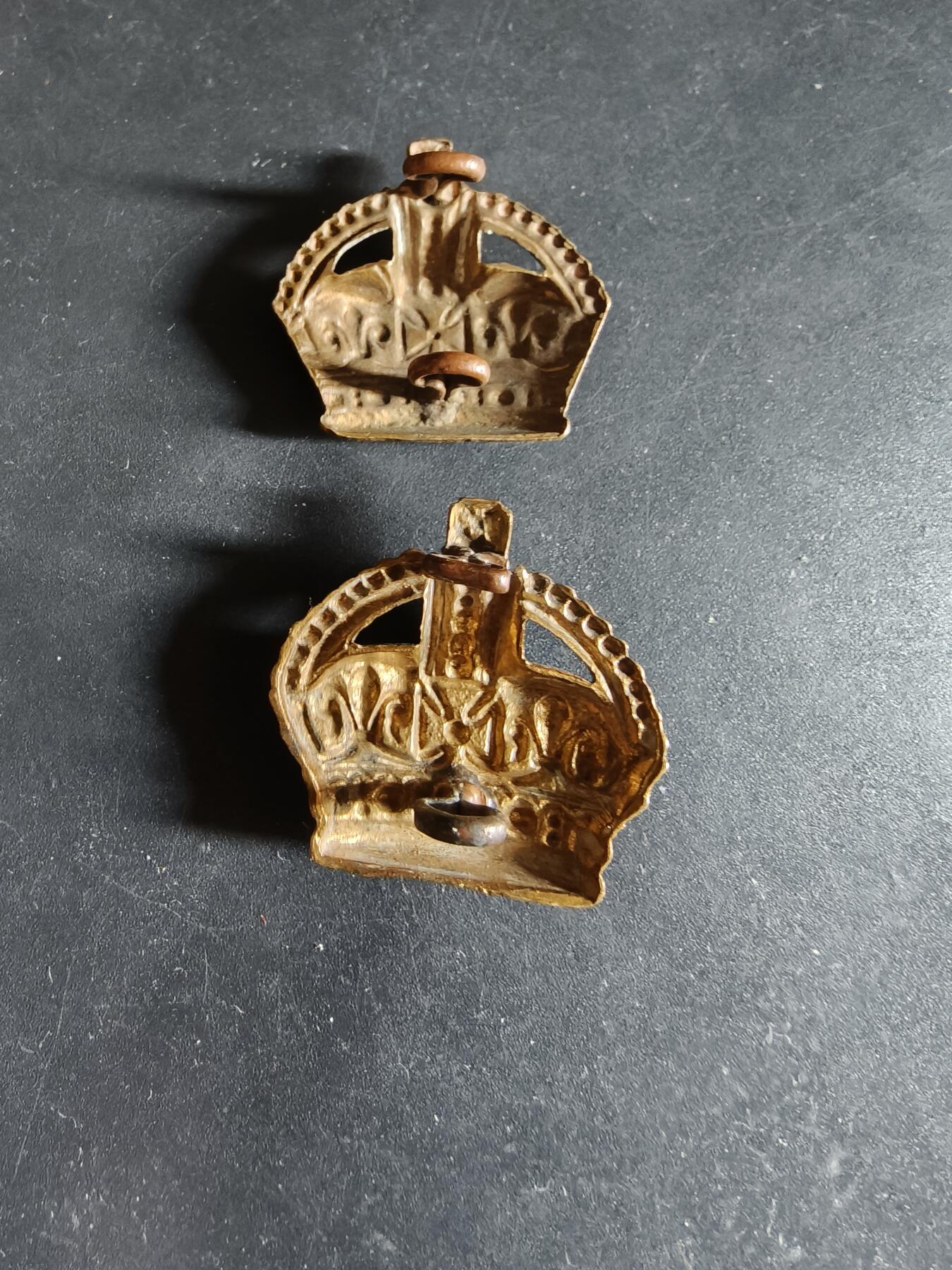 老王徽章第182期 英国军衔配饰一组     都铎王冠    一战时期