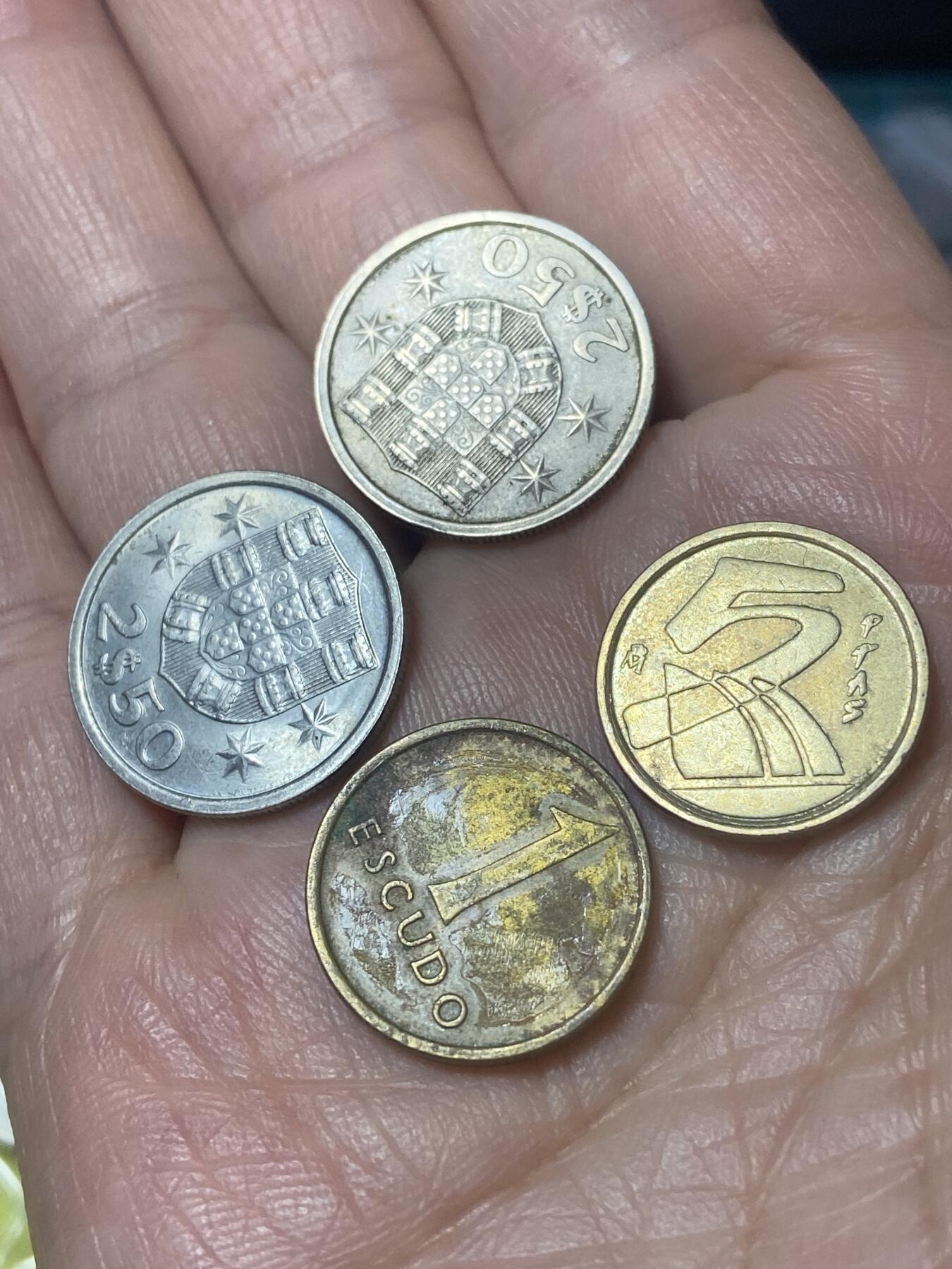 2026年第二十四场(总第一百九十三场）外国好品散币场(免佣金) 散币4枚：葡萄牙🇵🇹1979、1983年2.5埃斯库多，1983年1埃斯库多，西班牙🇪🇸1992年5比塞塔