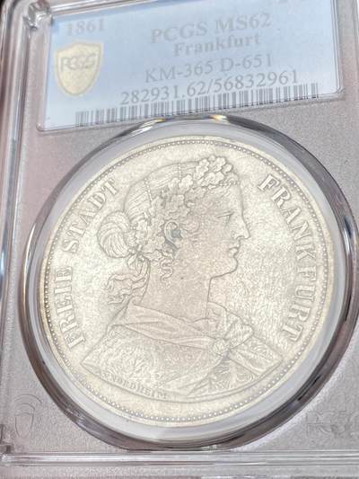 万国钱币拍卖第061期（马年首拍） PCGS MS62 1861年德国法兰克福少女流通2泰勒 清新淡雅包浆 原味十字转光
