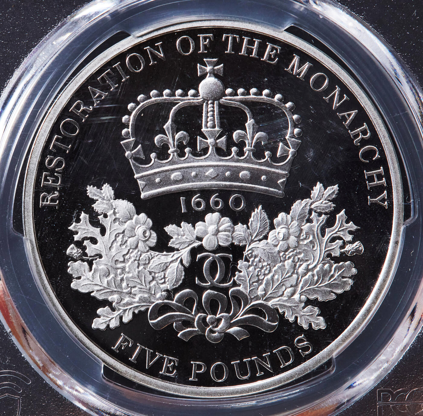 【俄甄集藏】马年新春第一拍 2026年(048)02-25星期三 晚 19:30 全场包邮 英国2010年伊拉莎白二世纪念君主制重建350周年5镑精制大银币，PCGS PR68DC，重28.28克，925银，发行量6518枚，少见品种