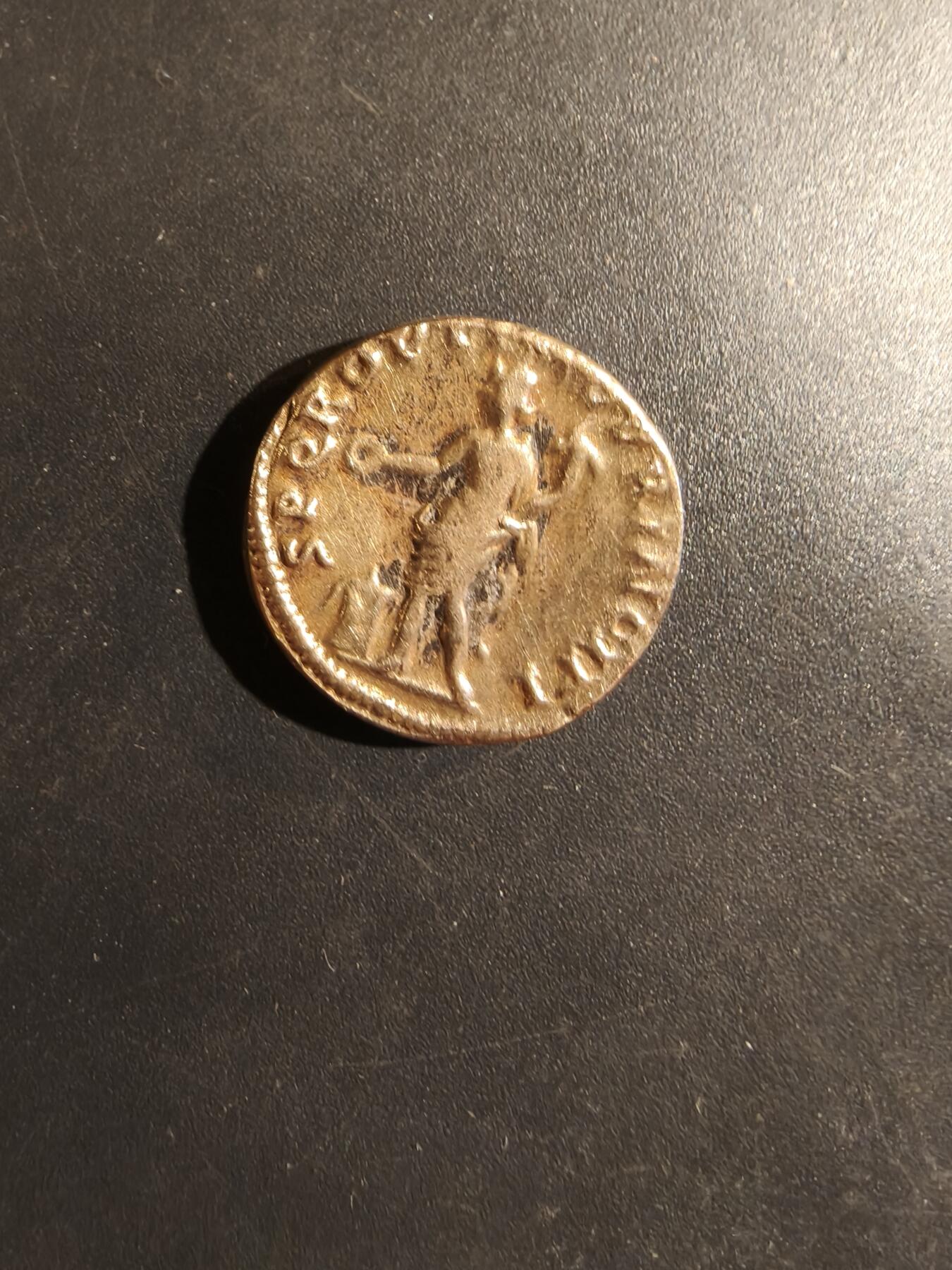 老王徽章第182期 法国罗马帝国皇帝图拉真金币样式纪念章