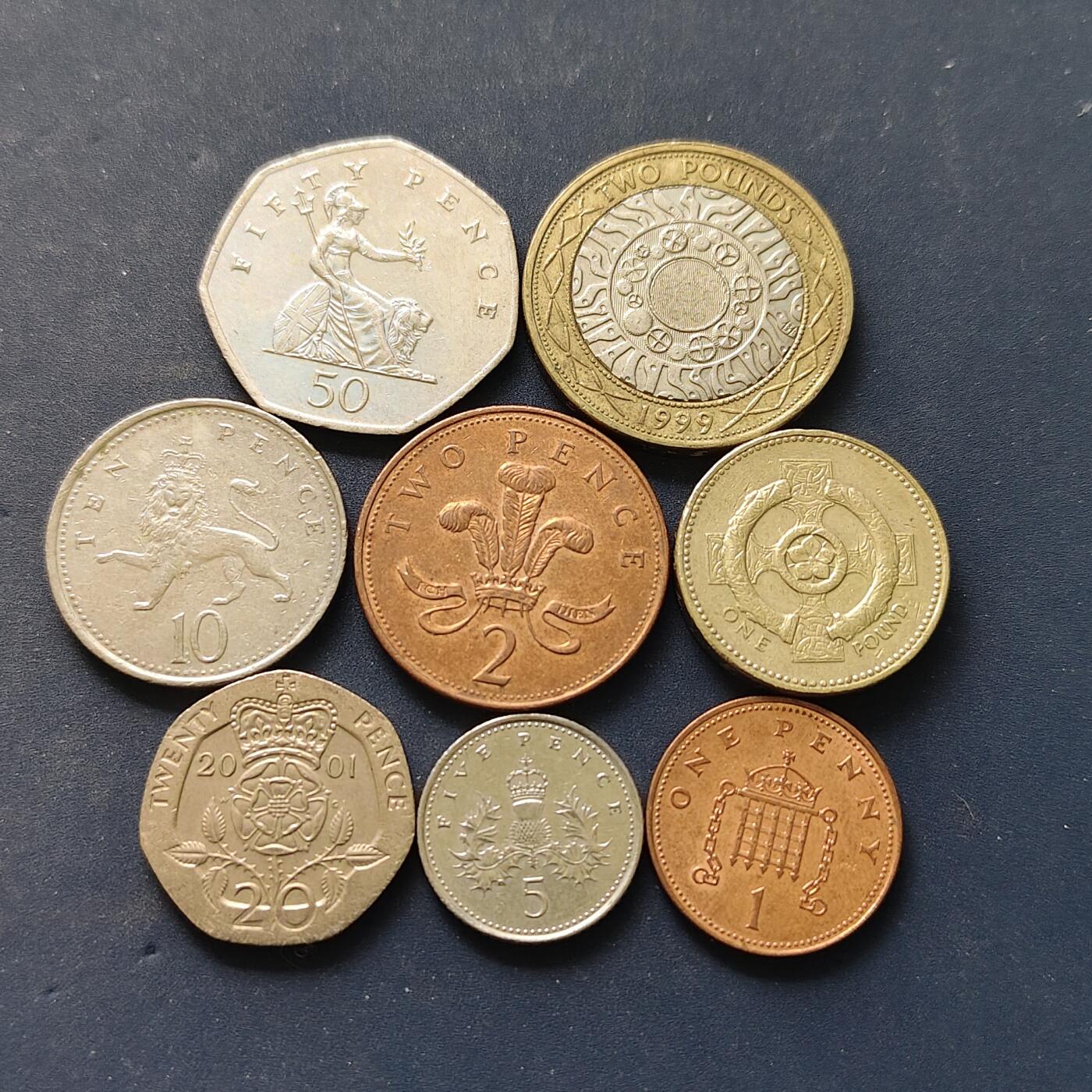 【全场包邮】纯粹捡漏拍502场 英国1999-2008年老年女王8枚套币-含1-2镑高值币