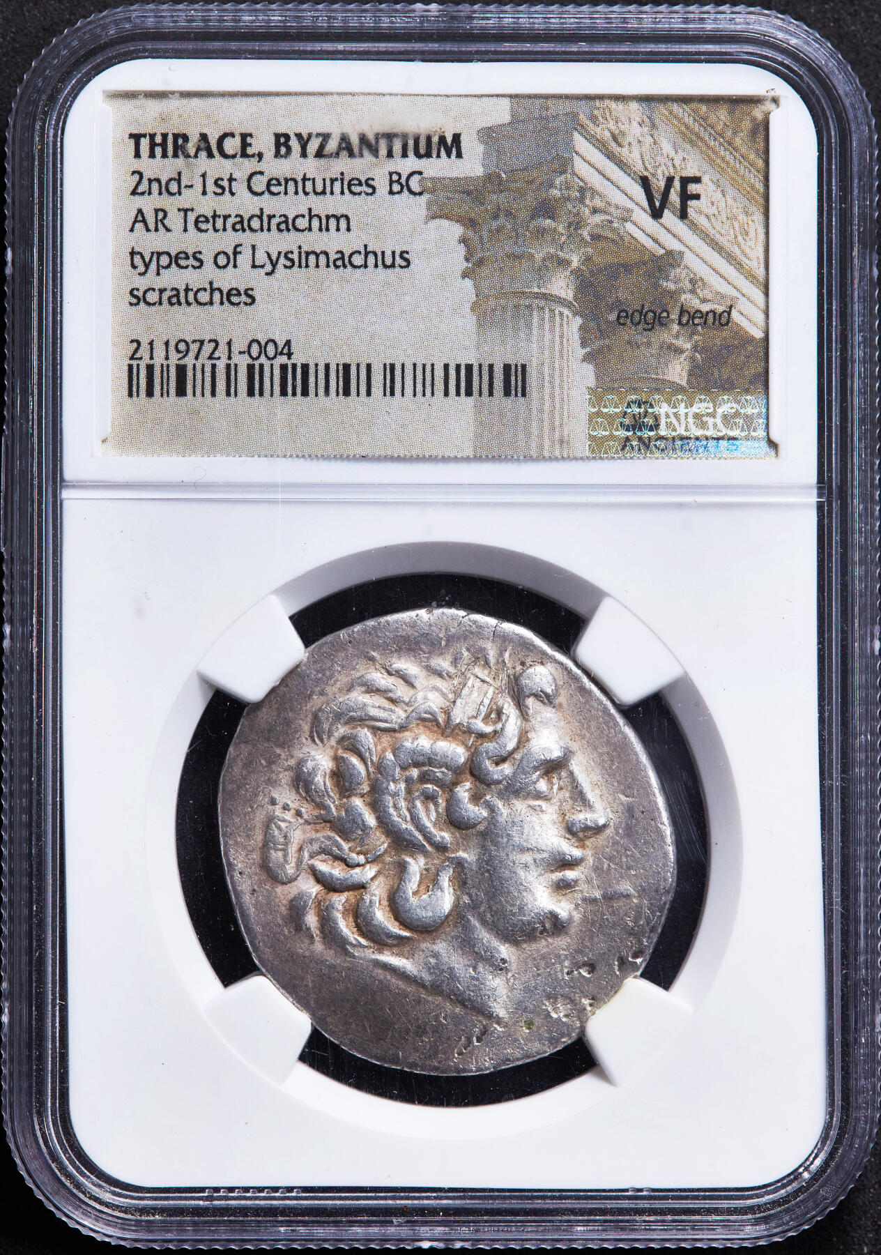 【俄甄集藏】马年新春第一拍 2026年(048)02-25星期三 晚 19:30 全场包邮 古希腊色雷斯王国公元前200-150年亚历山大大帝公羊角四德拉克马利西马科斯版银币，NGC VF，拜占庭城发行，正面神化的亚历山大大帝公羊角头像，头上有阿蒙神的羊角，背面战争和智慧女神雅典娜坐像，她肩上靠着一只长矛，一手托胜利女神，一手扶着圆盾，盾牌上装饰着美杜莎头像，椅子底部带造币厂画押，底部一个三叉戟