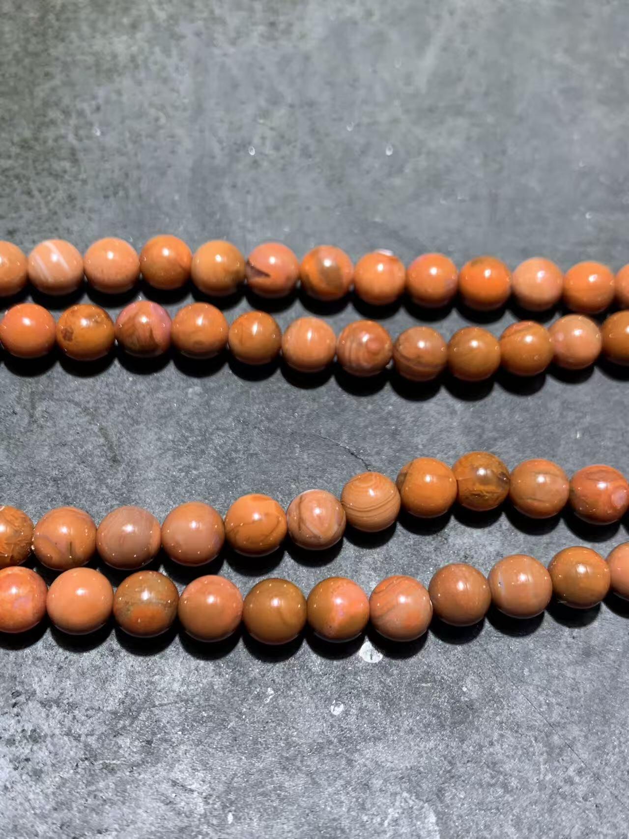 川料南红玛瑙多圈手串一条，