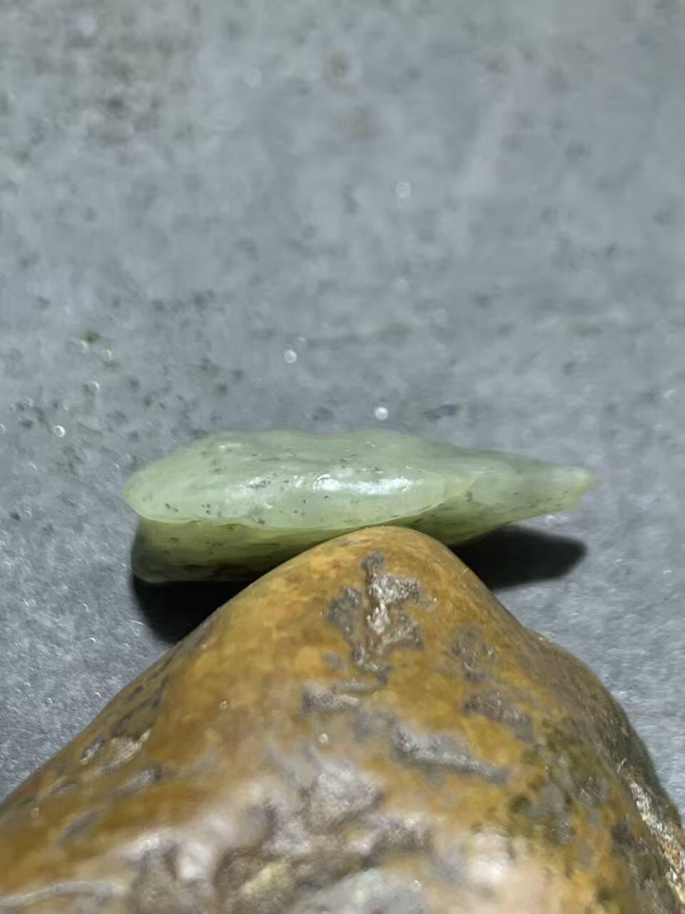 新疆戈壁料风化纹和田玉青玉小原石一颗