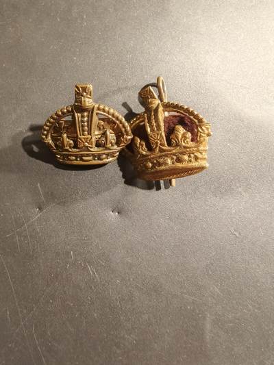 老王徽章第182期 - 英国军衔配饰一组     都铎王冠    一战时期