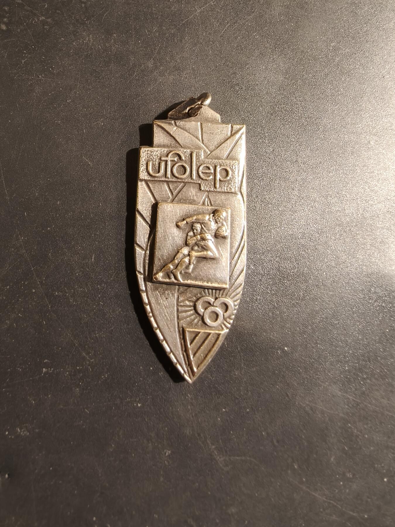 老王徽章第182期 法国青年奥运会手球运动奖章