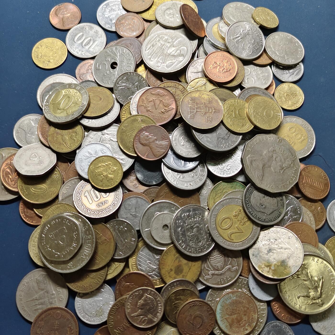 【全场包邮】纯粹捡漏拍503场 【批量】世界各国各年份散币一袋【932克】