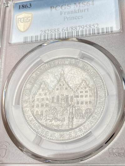 万国钱币拍卖第061期（马年首拍） PCGS MS64 1863年德国法兰克福王子会议1泰勒 经典法兰城景观品种 浓厚原味欧陆五彩覆盖 极其难得的收藏级状态