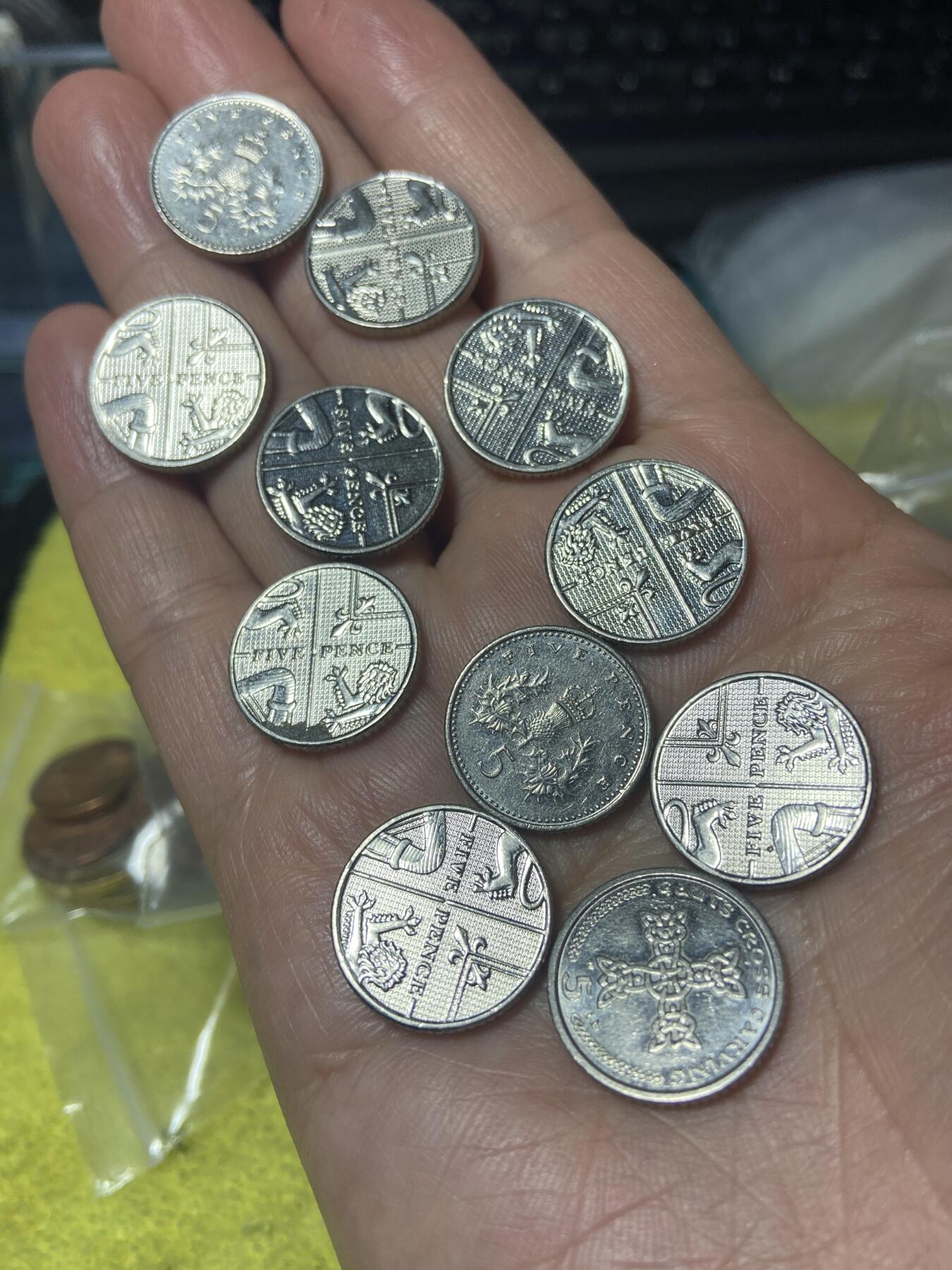 2026年第二十四场(总第一百九十三场）外国好品散币场(免佣金) 英国🇬🇧各年份5便士10枚+马恩岛🇮🇲2001年5便士