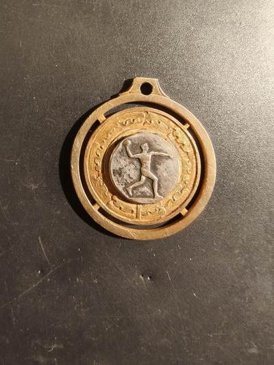 老王徽章第182期 - 法国铅球运动纪念章