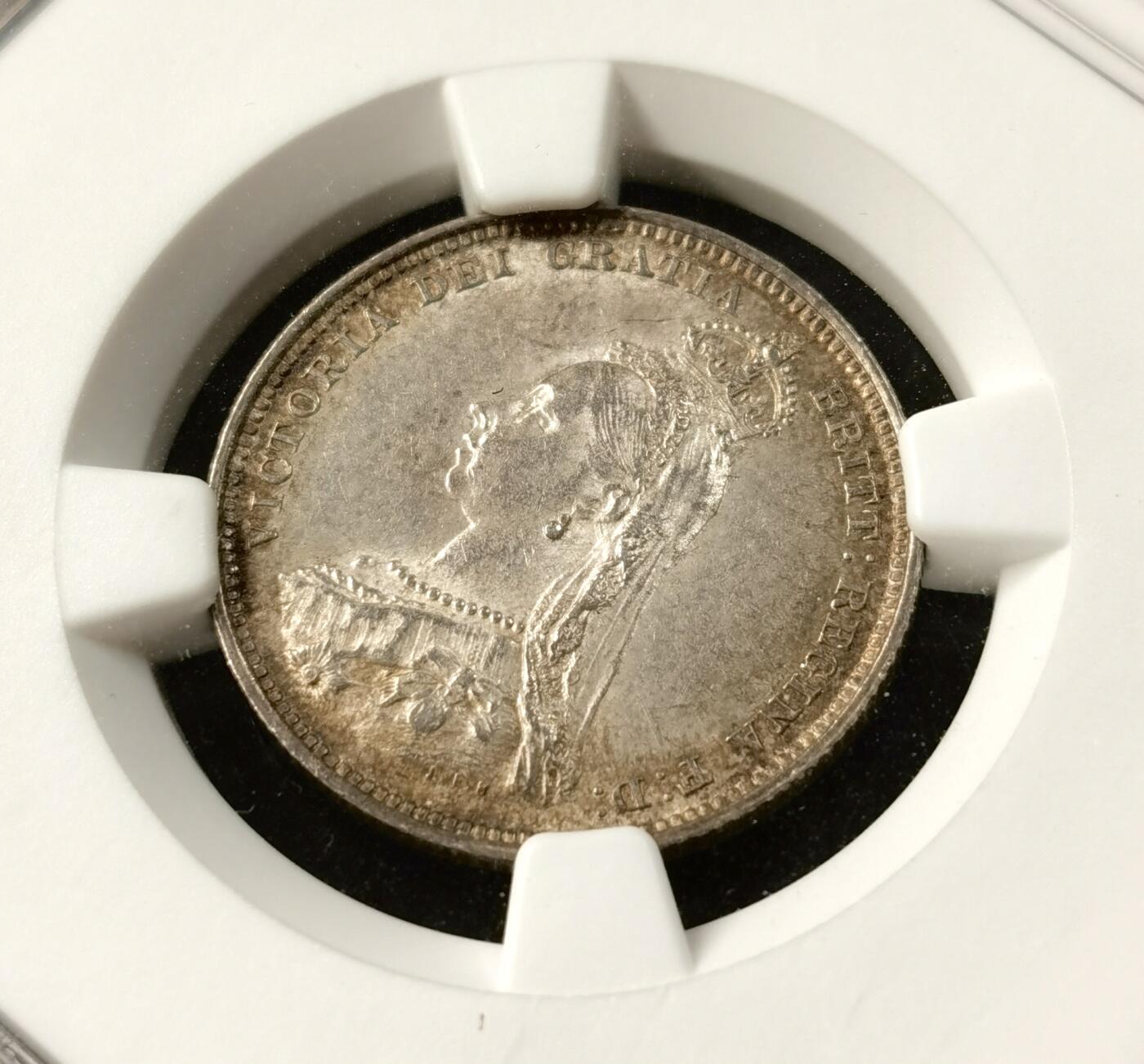 “福币呈祥”新年甄品场（直播拍卖）甄臻铺-世界币章拍卖（第50期），送拍享返佣金等优惠多多 NGC-MS62 英国1887年维多利亚1先令