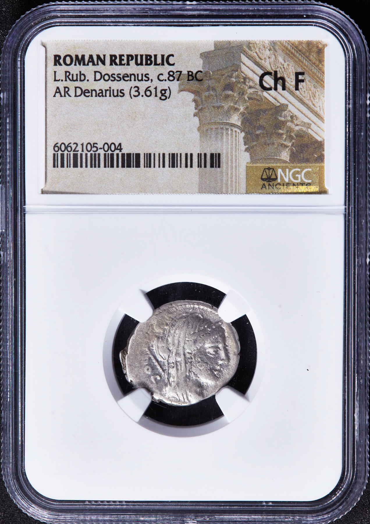 【俄甄集藏】马年新春第一拍 2026年(048)02-25星期三 晚 19:30 全场包邮 古罗马共和国公元前87年天后朱诺1第纳尔胜利女神凯旋战车银币，NGC Ch F，罗马造币厂打制，正面披纱天后朱诺面右像，背面凯旋胜利四马战车，马车侧板图案为鹰站在霹雳上，制币官L. Rubrius Dossenus发行，稀有品种，直径：18mm，重：3.61克