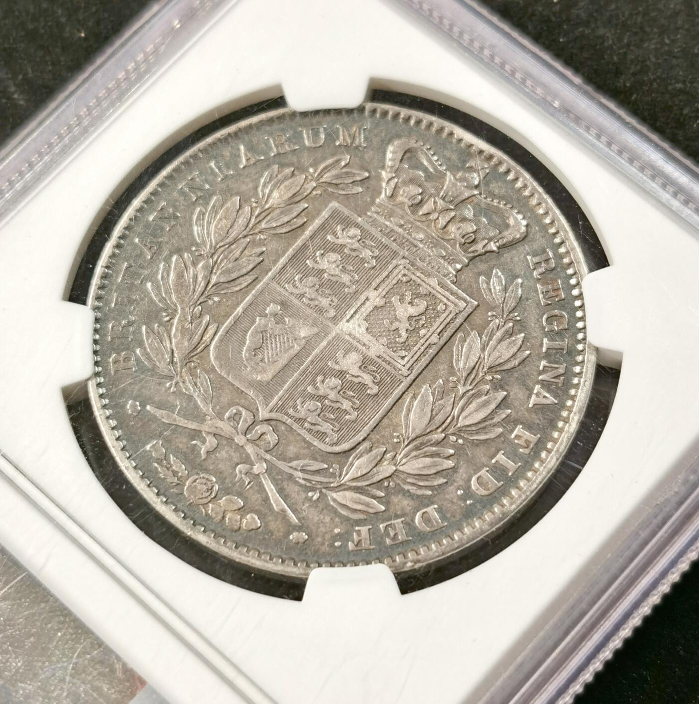 “福币呈祥”新年甄品场（直播拍卖）甄臻铺-世界币章拍卖（第50期），送拍享返佣金等优惠多多 NGC-VFD 英国1845小维克朗 状态还不错  包浆精美 ngc严评 可以再送一次