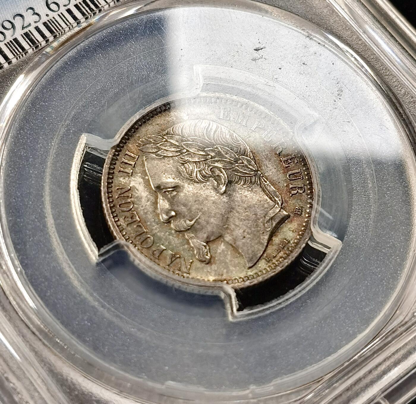 “福币呈祥”新年甄品场（直播拍卖）甄臻铺-世界币章拍卖（第50期），送拍享返佣金等优惠多多 PCGS-MS63 法国 1870年BB版 1法郎 拿破仑三世银币  BB厂只在第三版所见 关门版  PCGS上MS65 成交价3552元 仅有1枚成交