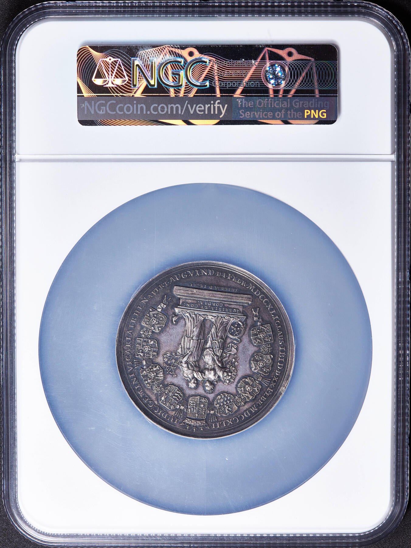 【俄甄集藏】马年新春第一拍 2026年(048)02-25星期三 晚 19:30 全场包邮 神圣罗马帝国-德国1742年纪念奥格斯堡帝国摄政法院成立大银章，NGC MS62，稀有品种，设计精美，紫罗兰酱彩原味老包浆，状态难得，直径：53mm