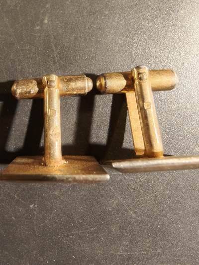 老王徽章第182期 - 法国袖扣一组    带厂标