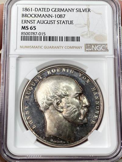 万国钱币拍卖第061期（马年首拍） - NGC MS65 1861年（后铸）德国汉诺威奥古斯特一世戎装铜像落成纪念大银章 顶级高分精制镜面高浮雕1000银淡彩环绕 即便后铸也是极其难得的收藏品质