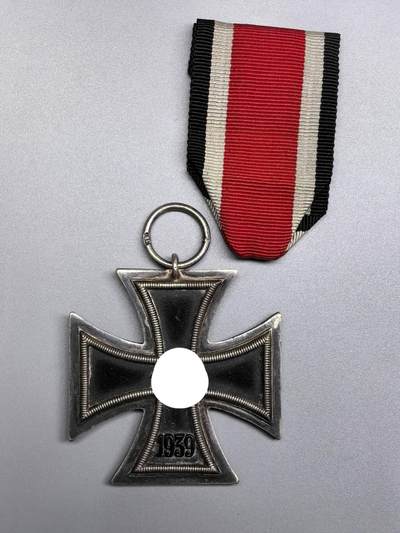 小驴勋章奖章收藏2月22日周日晚六点拍卖（珍爱和平，收藏战争，铭记历史，勿忘国耻，忠党爱国。有偿代拍，送拍规则在简介最后，参拍须阅读规则后再参拍，关系到运费包装发货时效真假辨别等关键信息，拍卖时不再发原图，看大图店主微信码在拍卖店铺介绍里） - 得三EKII，铁质核心黑漆，环打19厂标，