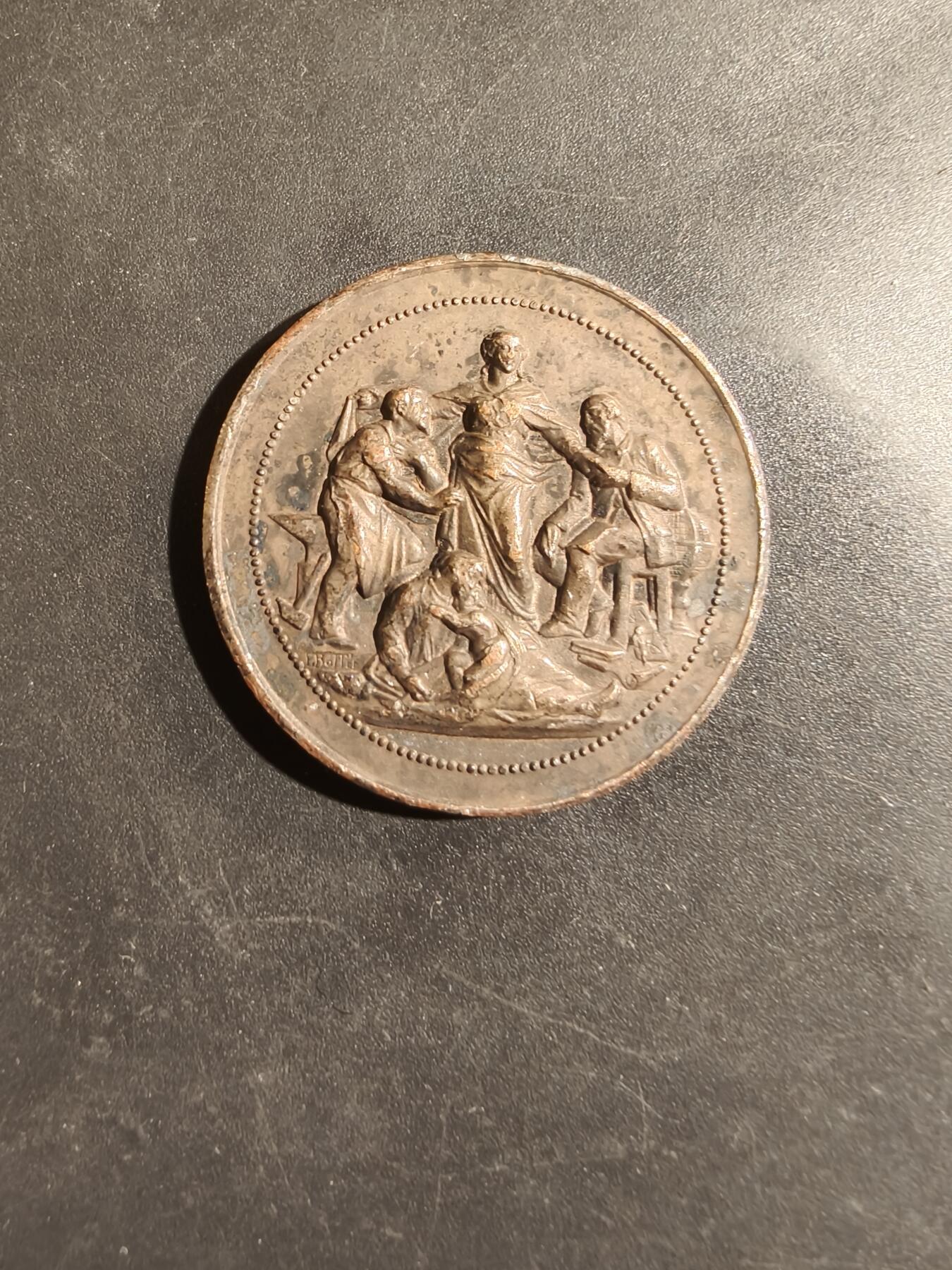 老王徽章第182期 法国国民学院纪念章    直径30mm    重量10.5g