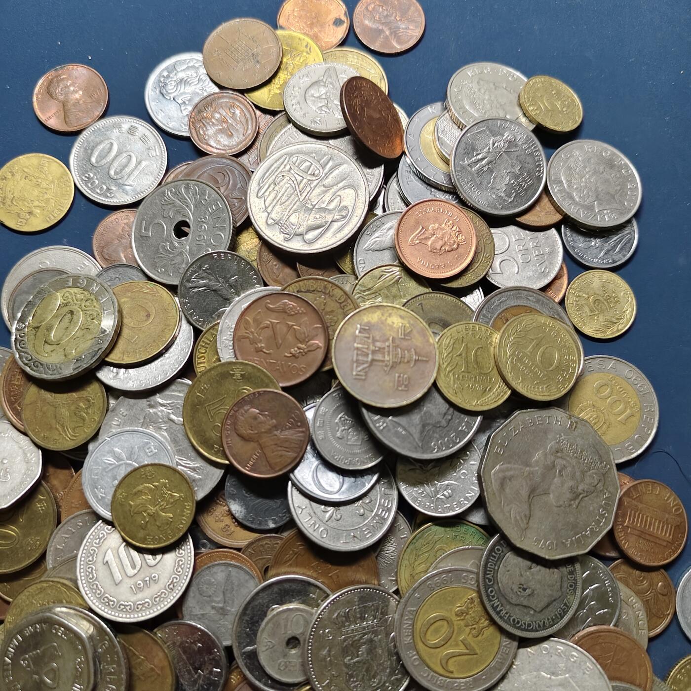 【全场包邮】纯粹捡漏拍503场 【批量】世界各国各年份散币一袋【932克】