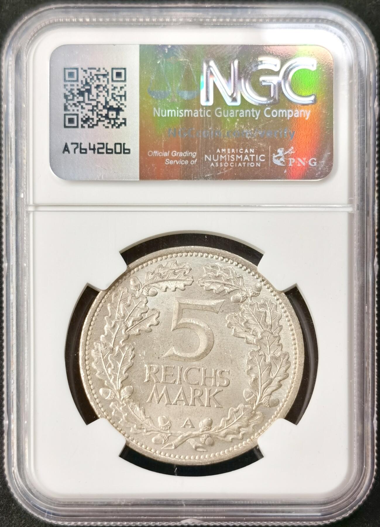 “福币呈祥”新年甄品场（直播拍卖）甄臻铺-世界币章拍卖（第50期），送拍享返佣金等优惠多多 NGC-UNC 1925年德意志魏玛千年莱茵5马克银币，车轮转光非常明显，个人送评严评，锁子甲细节颗颗饱满，突出的靴子尖细节凌厉无磨损。