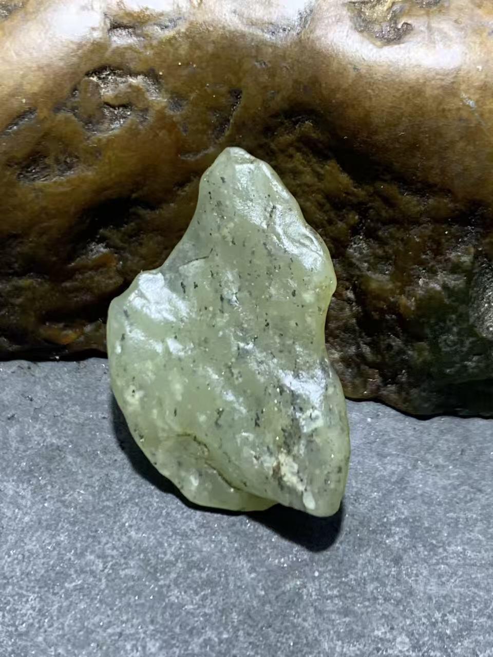 新疆戈壁料风化纹和田玉青玉小原石一颗