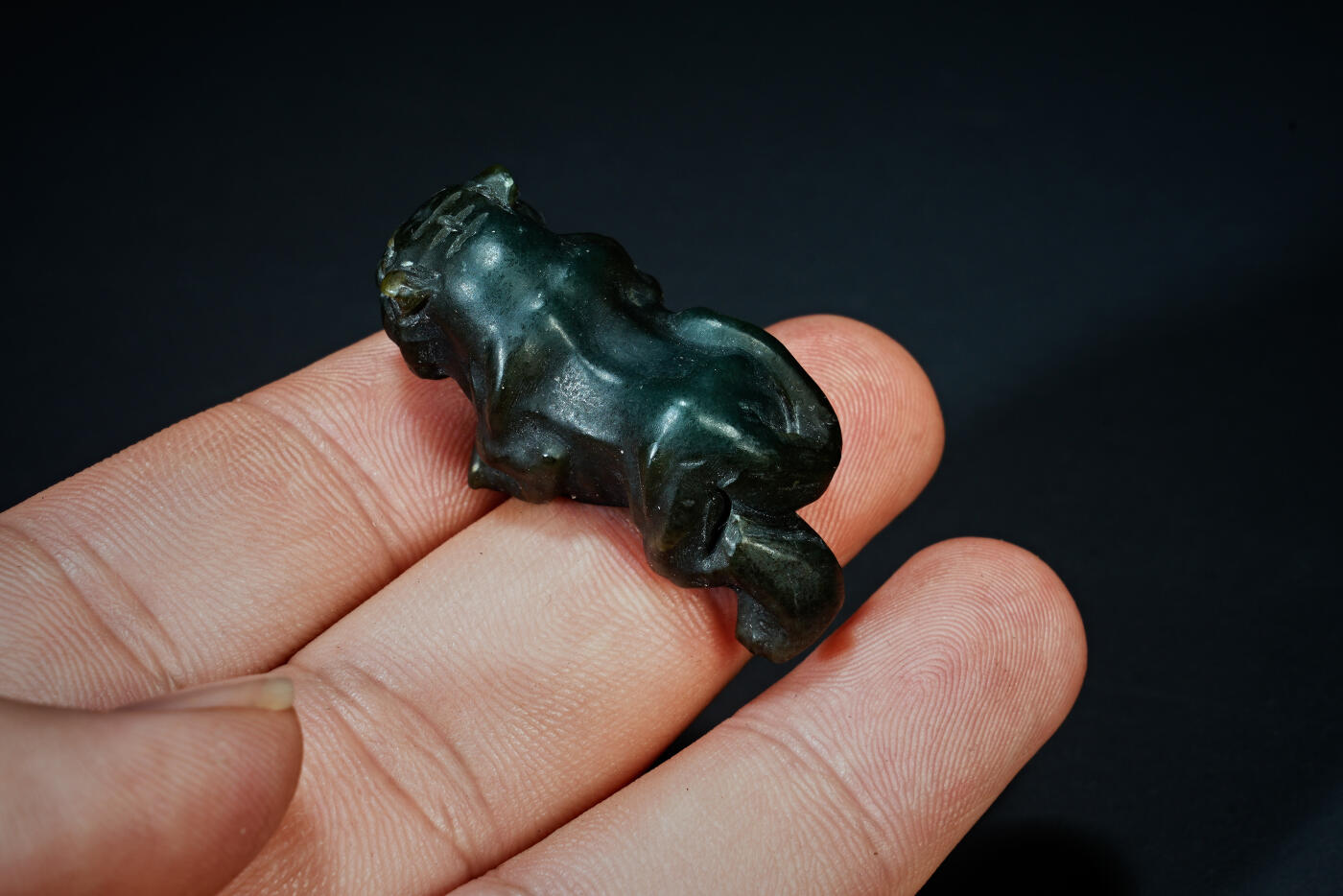 上海都达杂项专场三十一【全场包邮】  天然和田玉青玉精雕《虎虎生威》挂件89-93