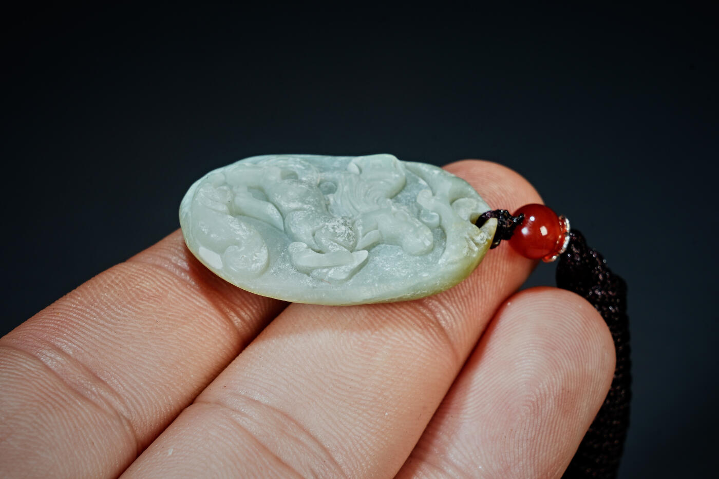 上海都达杂项专场三十一【全场包邮】  天然和田玉精雕《马上有钱》挂件 89-101