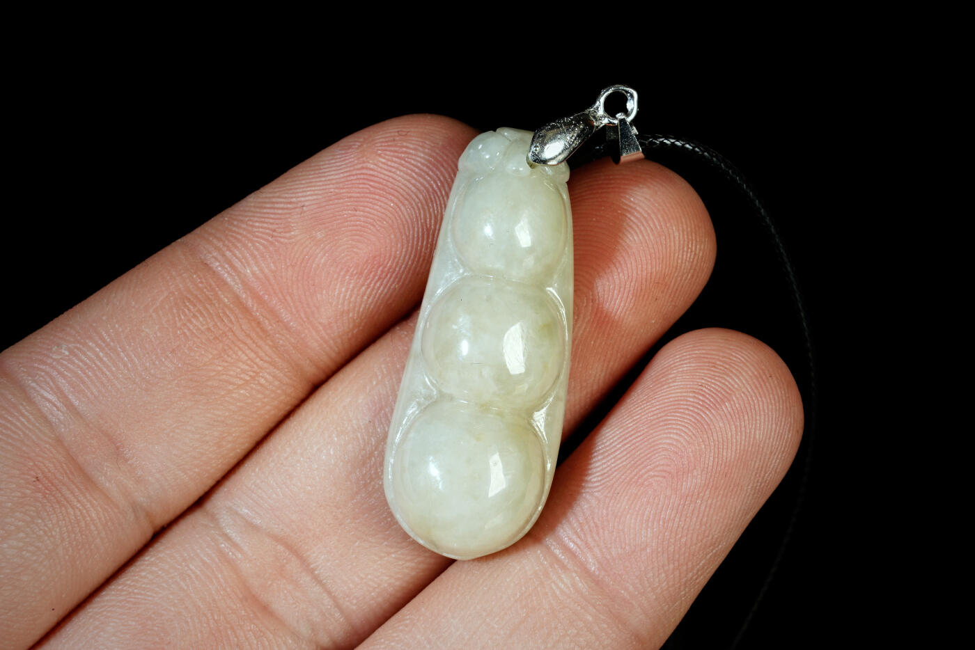 上海都达杂项专场三十一【全场包邮】  天然和田玉精雕《福豆》挂件 89-103