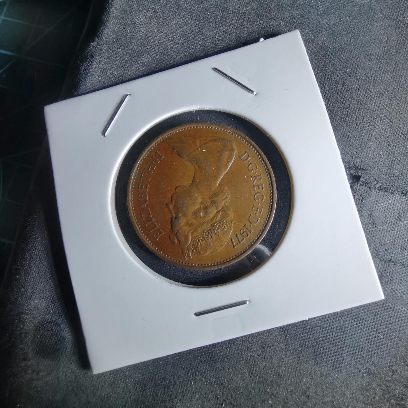 沼泽如烟--第994场 英国1977年2便士