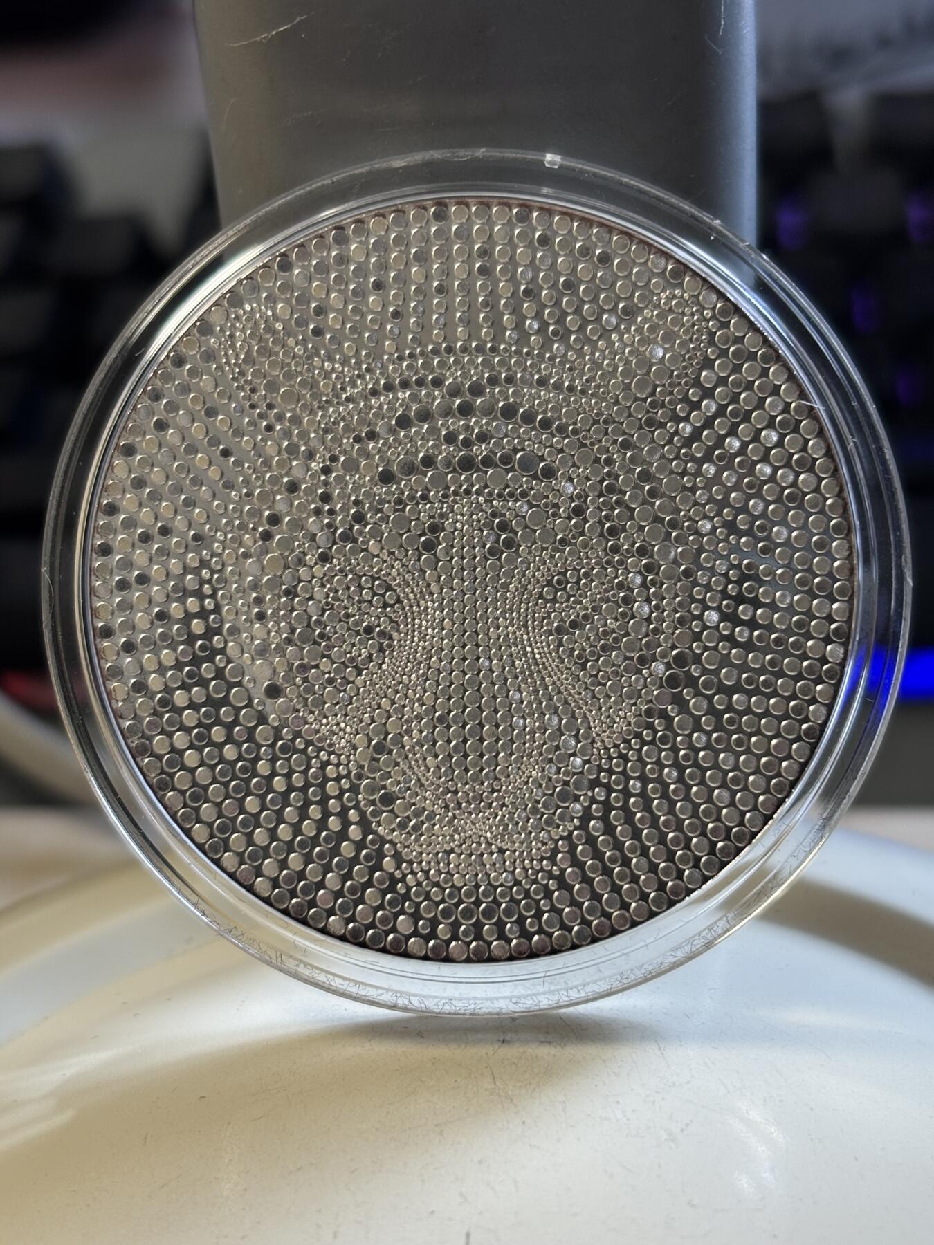 第191期拍卖 纽埃2022年中国生肖虎年圆点白虎2盎司纪念银币，999银，发行500枚，盒子内衬有破