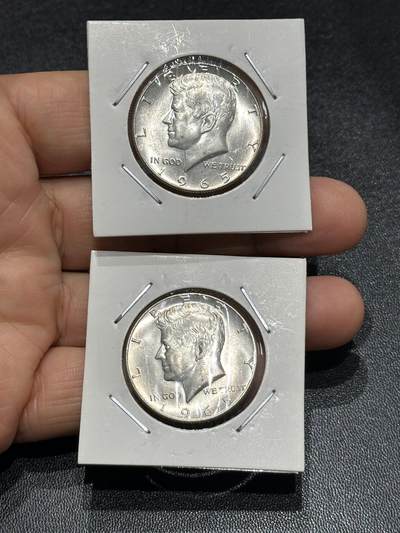 《外钞收藏家》第六百一十一期（农历新年第一场/快递恢复正常再发货）（长期征集拍品、欢迎藏友们联系合作） - 1965年美国 肯尼迪头像 半元银币2枚一起