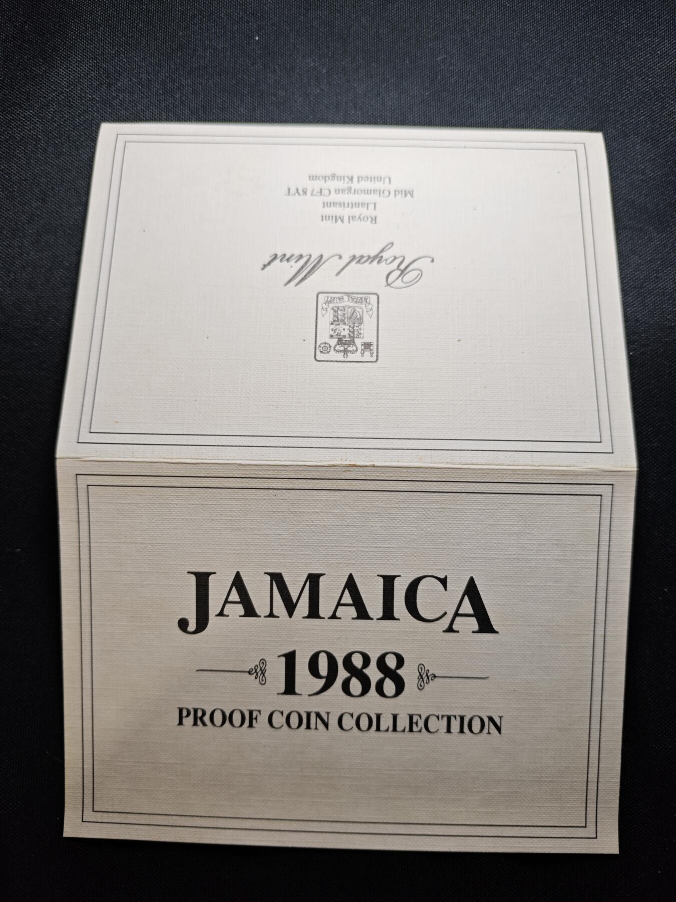 KK钱币收藏小铺  第400期  百期特拍（四拍之四）2月预留时间 周末发货  1988牙买加精制套币 盒证全 带$10纪念银币和$5两枚大银币 发行量1000