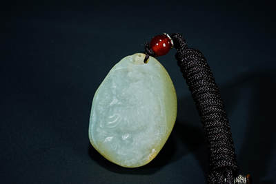 上海都达杂项专场三十一【全场包邮】  - 天然和田玉精雕《虎啸南山》挂件89-96