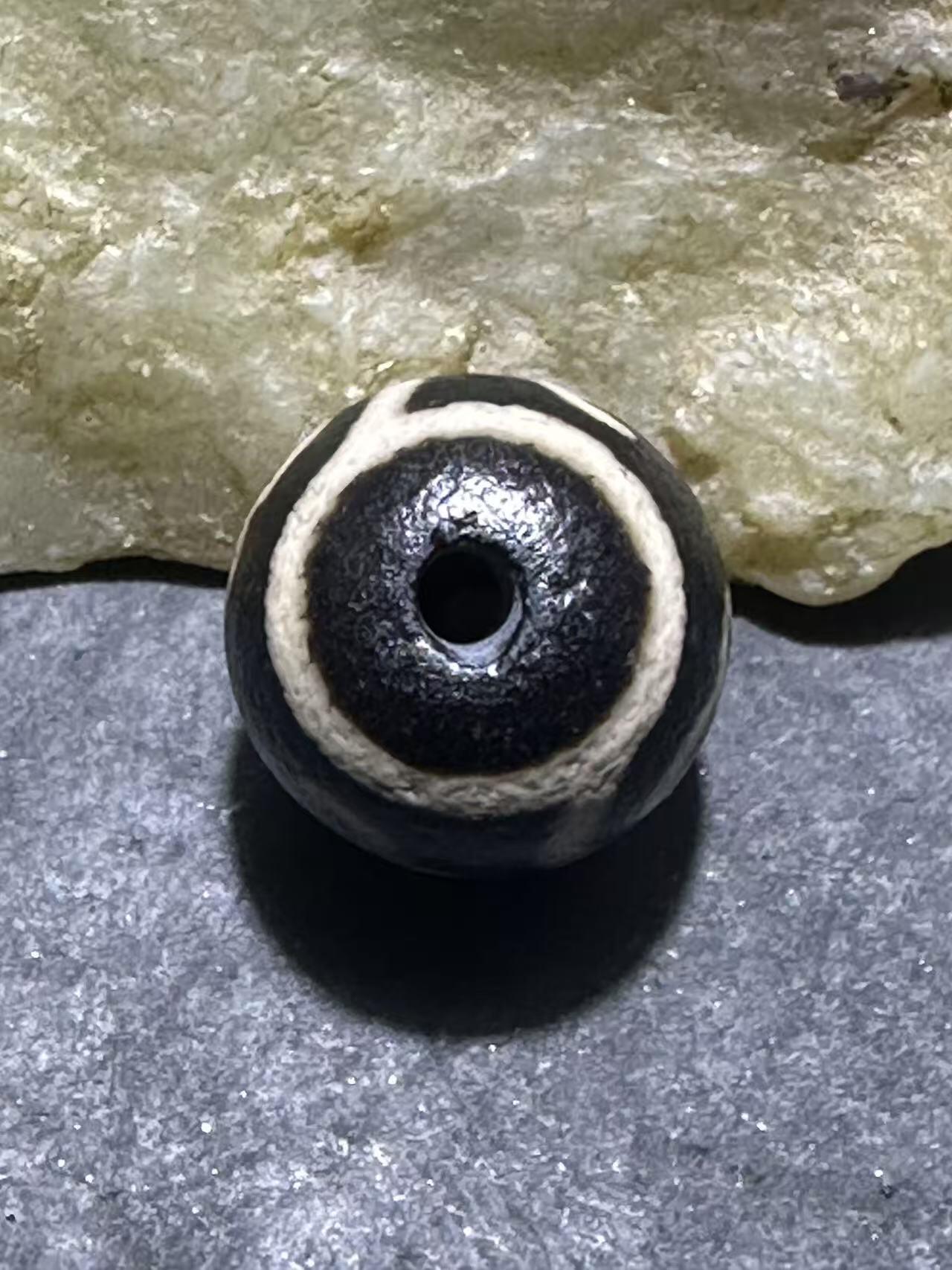 仅此一颗，精品藏传玛瑙度母天珠一颗