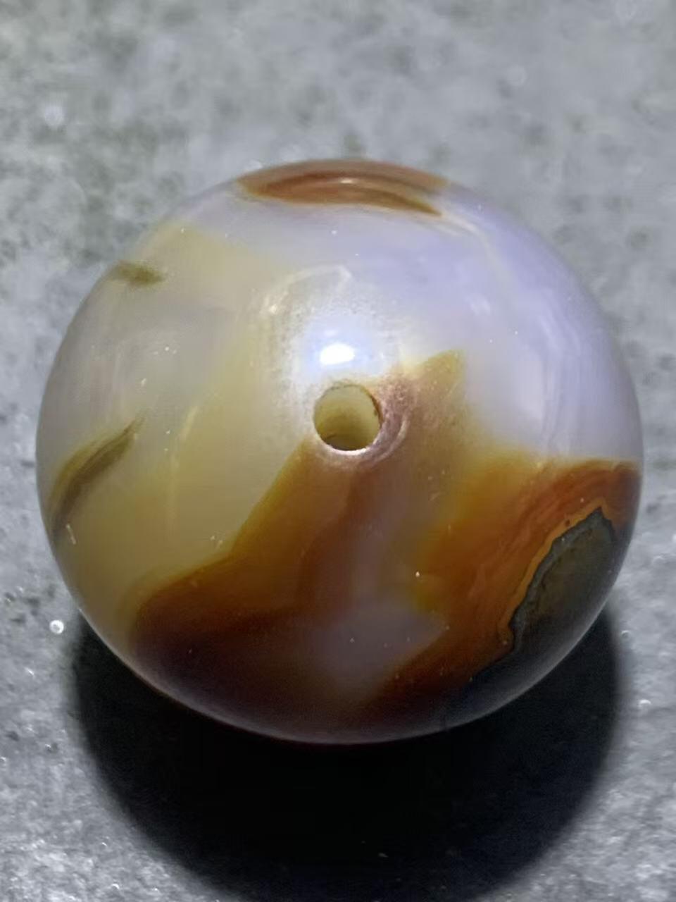 精美天然高玉化原皮巴西玛瑙2.4大圆珠一颗，