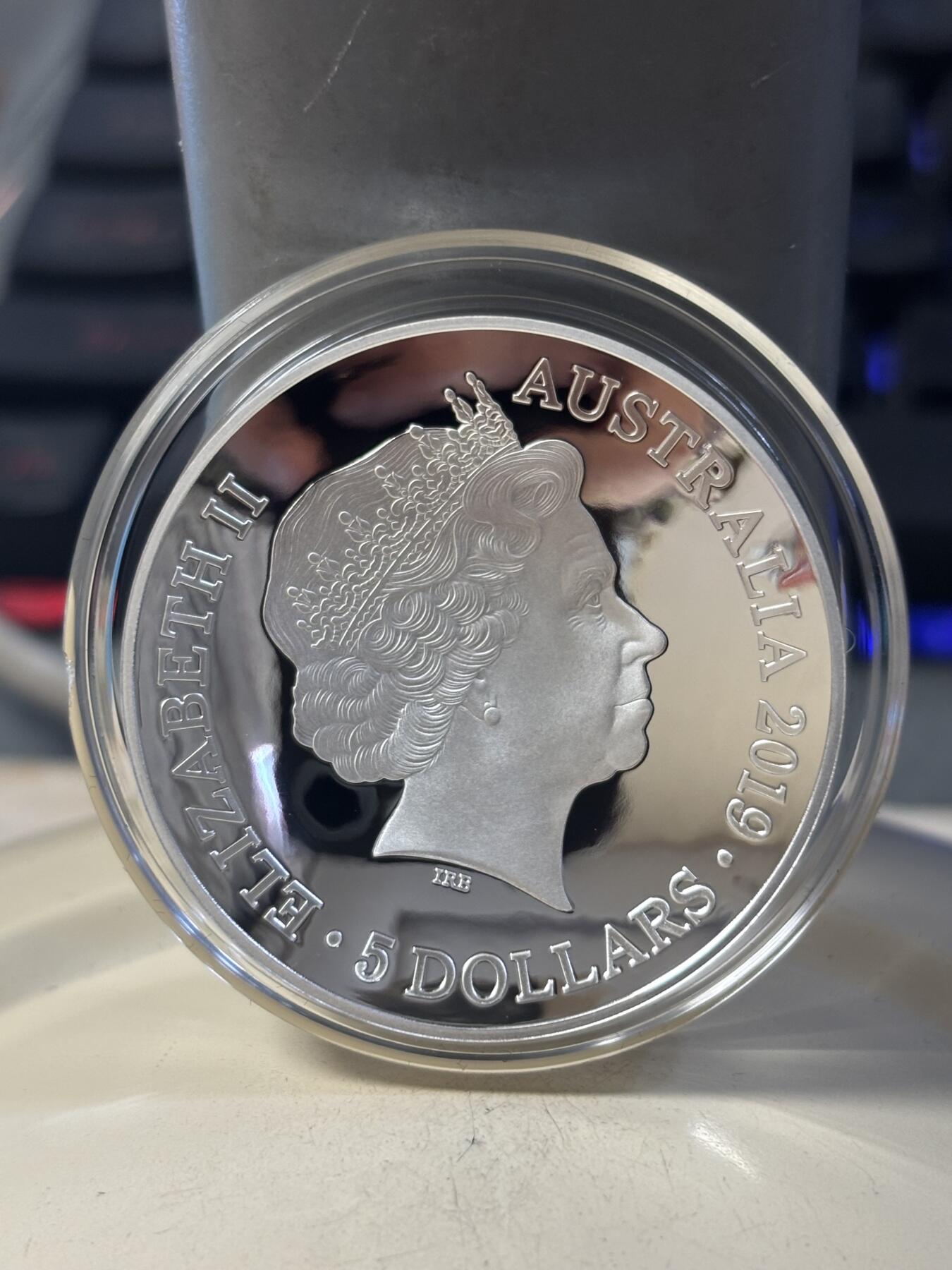 第191期拍卖 澳大利亚2019年1812年新世界地图曲面精制纪念银币，999银，发行5000枚