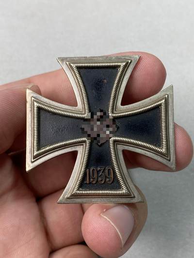 万国钱币拍卖第061期（马年首拍） - 1939年德国民族社会主义工人党WWⅡ二级铁十字勋章 可佩戴状态（原图请私信后台）