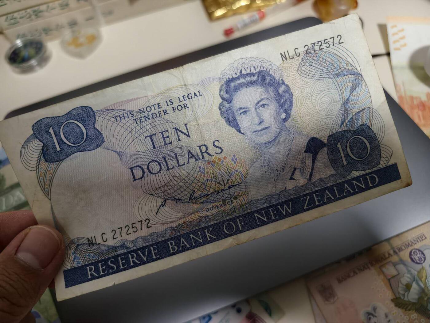 春节钱币瓷器清货捡漏拍场