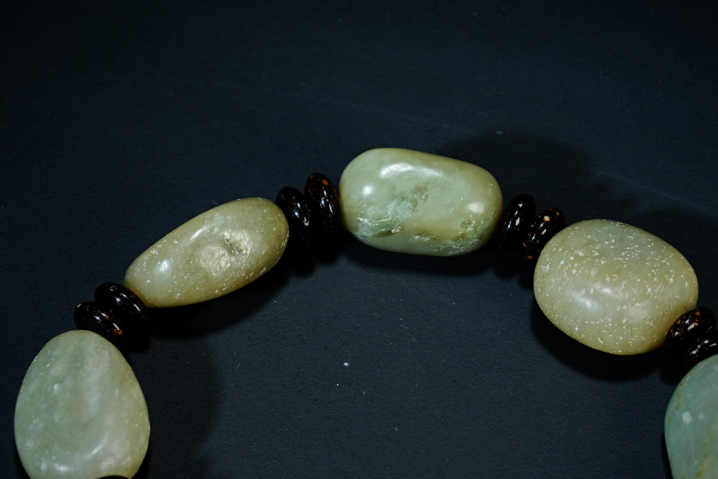 上海都达杂项专场三十一【全场包邮】  天然和田玉籽料手串 附鉴定证书89-86