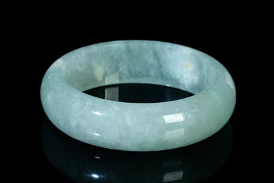 上海都达杂项专场三十一【全场包邮】  - 天然冰绿种翡翠手镯89-40