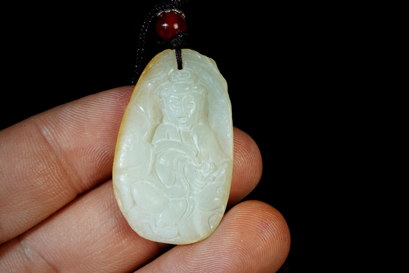 上海都达杂项专场三十一【全场包邮】  天然和田玉精雕《持莲观音》挂件89-99