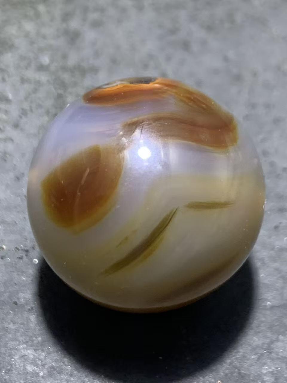 精美天然高玉化原皮巴西玛瑙2.4大圆珠一颗，