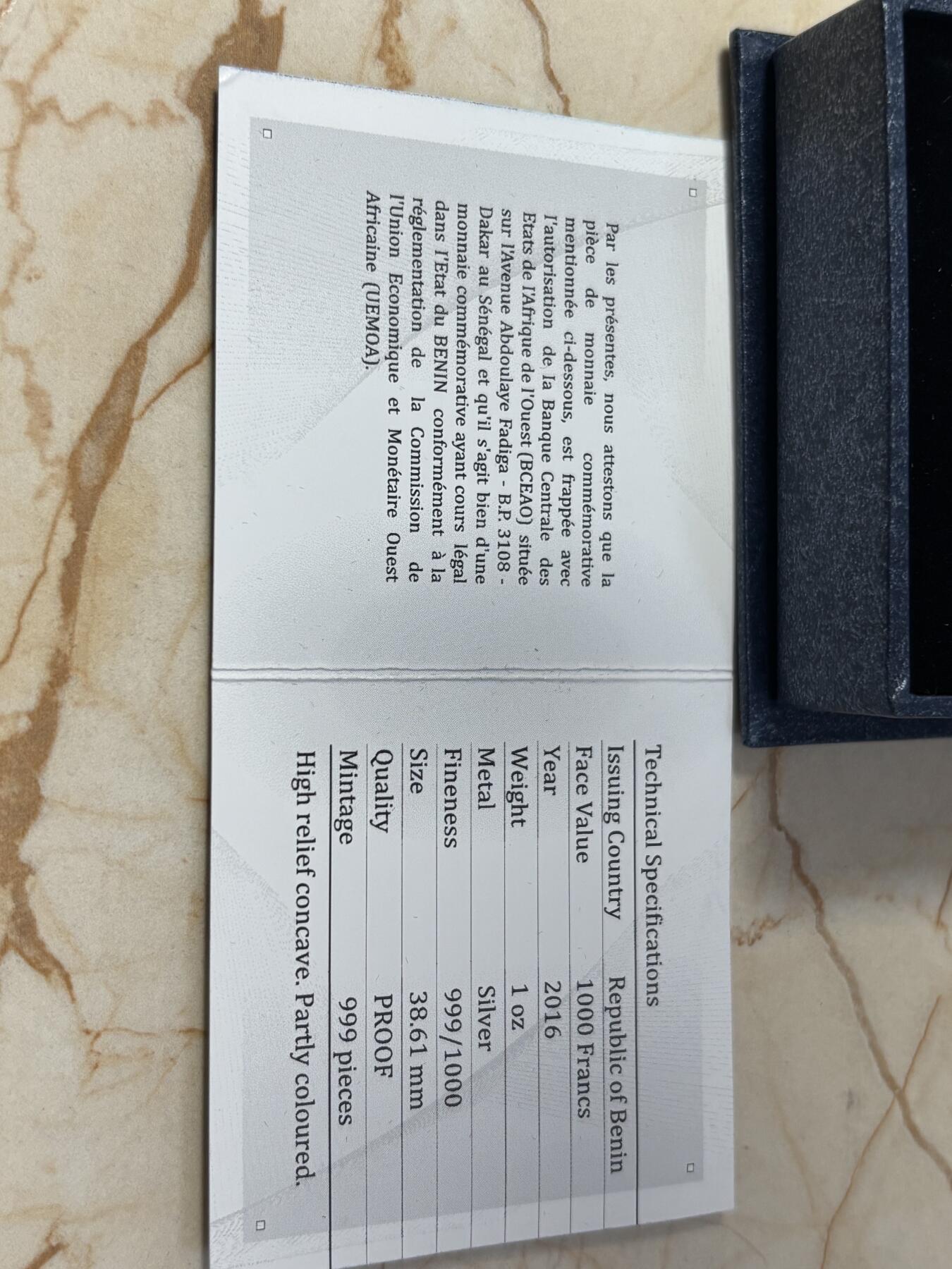 第191期拍卖 贝宁2016年绿色植物叶子系列2凹面高浮雕彩色银币，999银，发行999枚