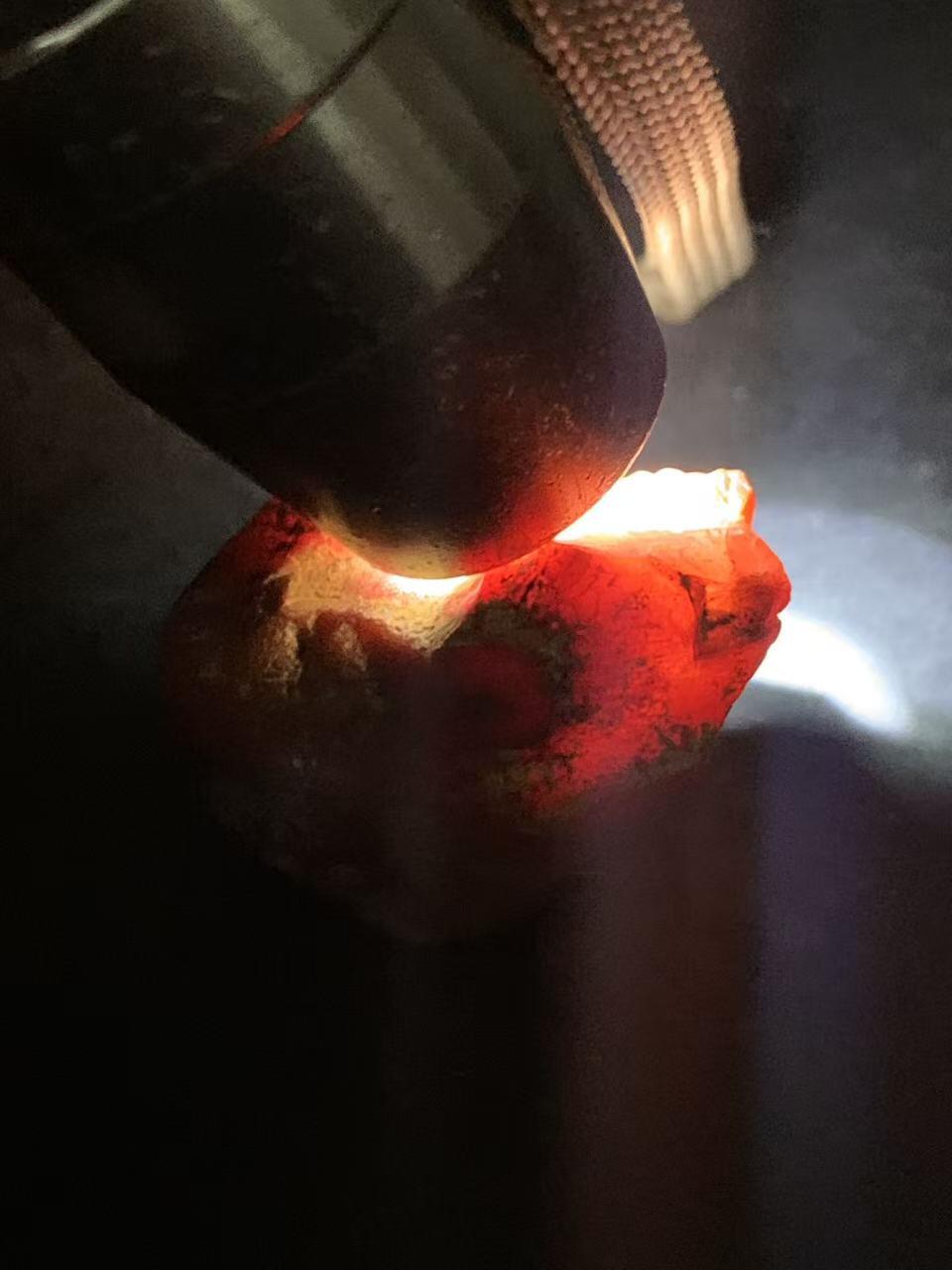 精美柿子红皮开窗料南红玛瑙原石一颗