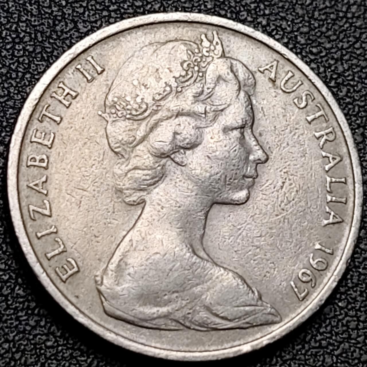 泉币菌-第188场- 迎情人节专场 本场拍品多 请提前出价（本周五和之前拍的 2月14日发货） 1967年英属澳大利亚20分 伊丽莎白女王  鸭嘴兽  28.5mm