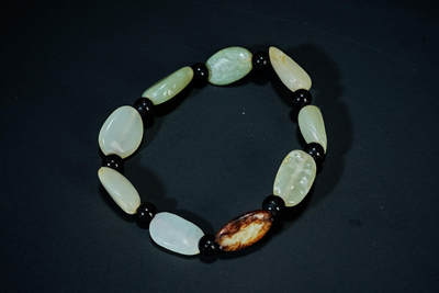 上海都达杂项专场三十一【全场包邮】  - 天然和田玉籽料手串89-87